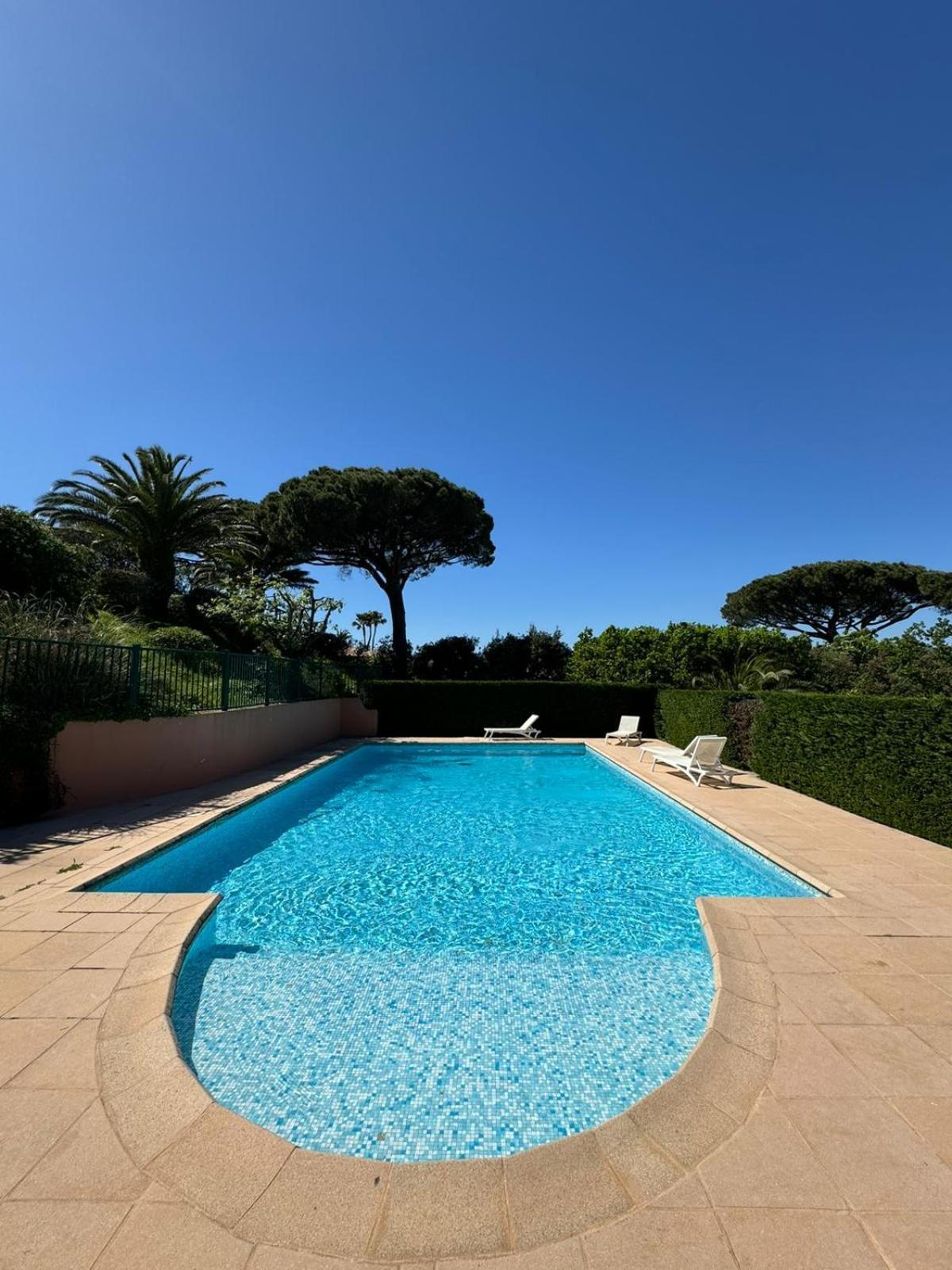 Villa Vue Mer Donnant Sur Le Golfe De St Tropez, 2 Chambres, 6 Pers, Piscine Commune Saint-Tropez Zewnętrze zdjęcie